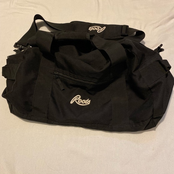 Roots Classic Black Shoulder/Cross Body Duffle Bag - Picture 7 of 9